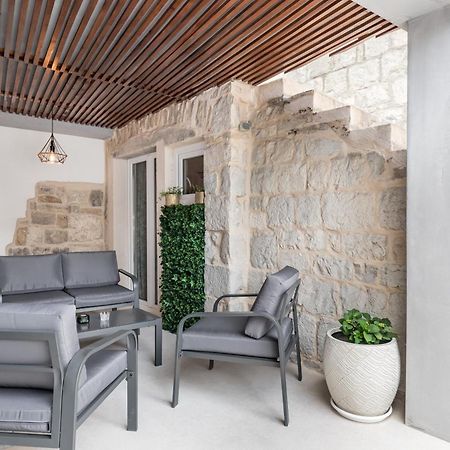 Heritage Apartman Geza In Centar With Private Parking Kaštela エクステリア 写真